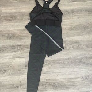 Ultracor Black and Green Activewear Set size 4